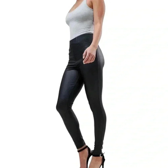 ASOS DESIGN leather look leggings with elastic slim waist - Picture 2 of 8